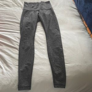 Size 6, herringbone print lululemon leggings